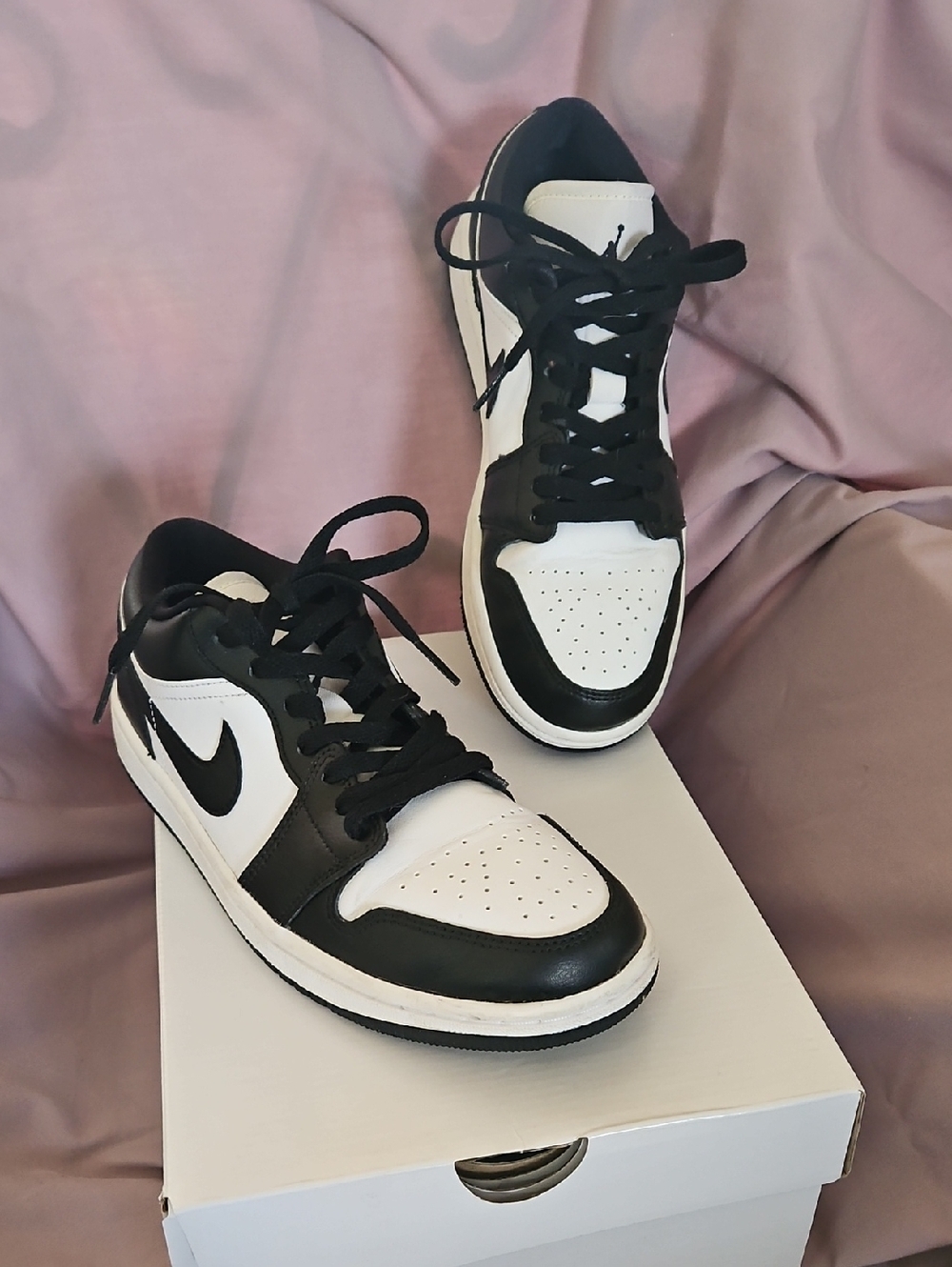 Nike Air Jordan 1 Low - White & Black